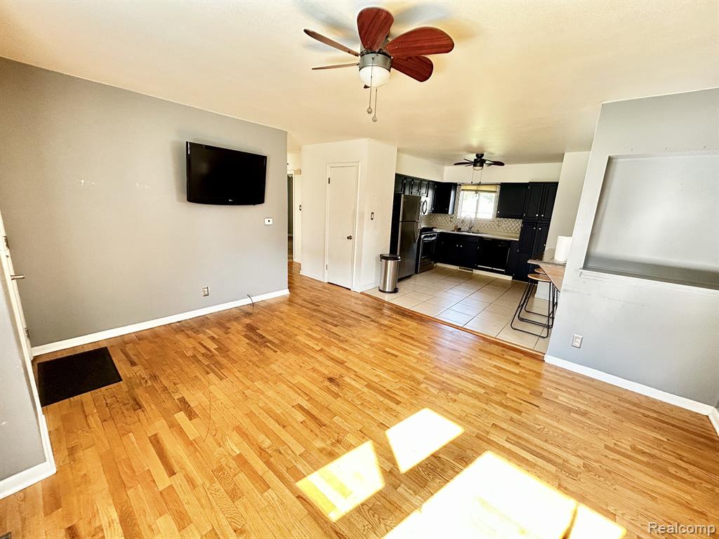 4202 BRISTOLWOOD Drive, Flint, MI 48507 — Photo 4
