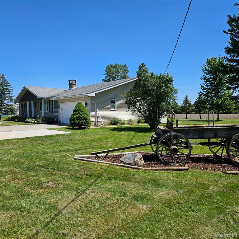 9233 SMITHS CREEK Road, Wales, MI — Photo 3