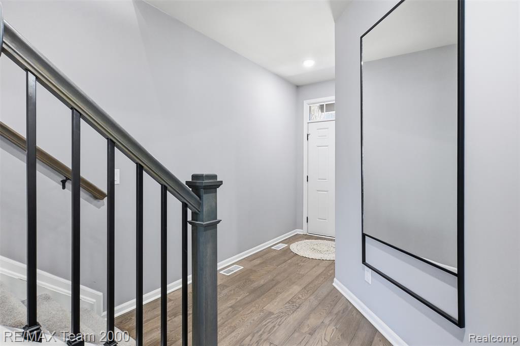 838 Addison Circle, Walled Lake, MI 48390 — Photo 3
