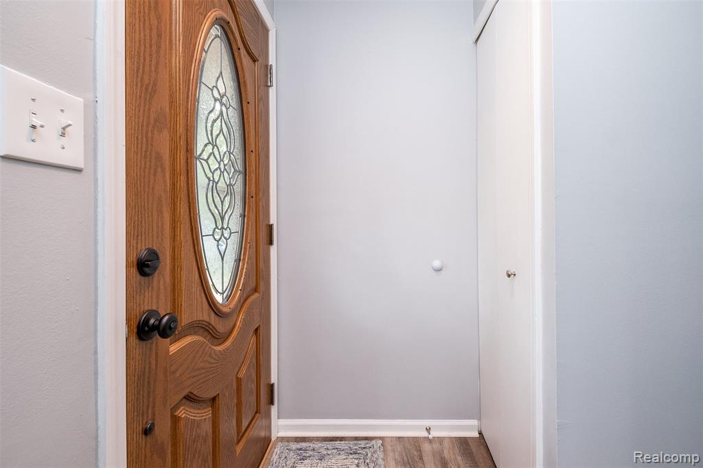 5720 Berkley Drive, Waterford, MI 48327 — Photo 6