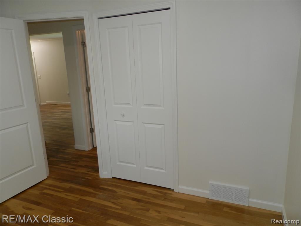 9374 PATTON Street, Livonia, MI 48150 — Photo 14