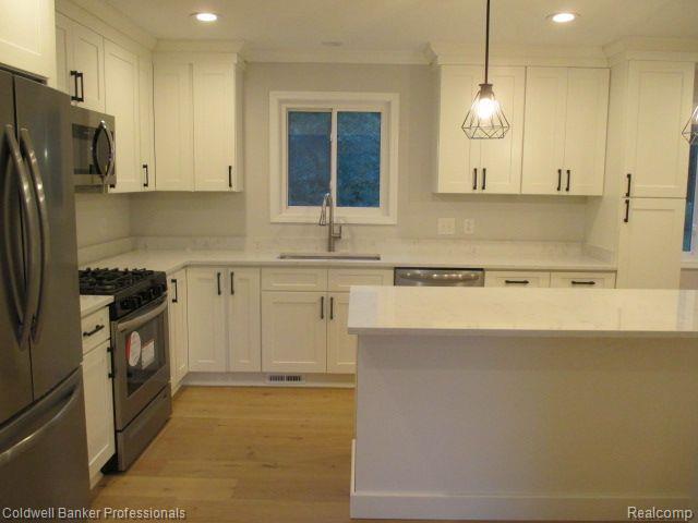 5283 Shrewsbury Drive, Troy, MI 48085 — Photo 10