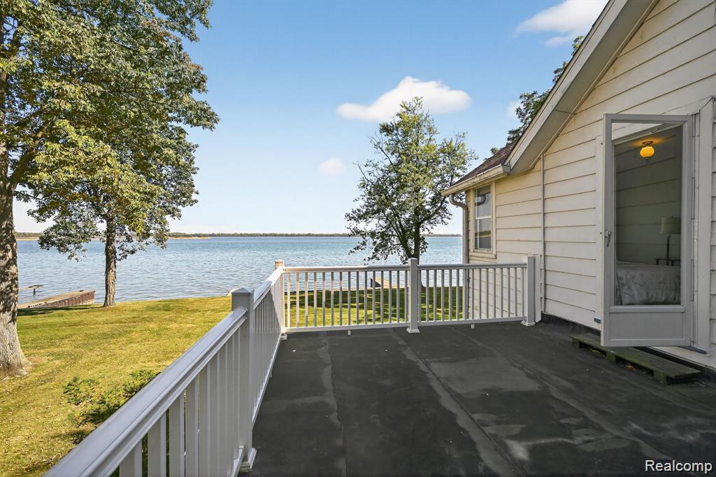 29863 East River Road, Grosse Ile, MI 48138 — Photo 34
