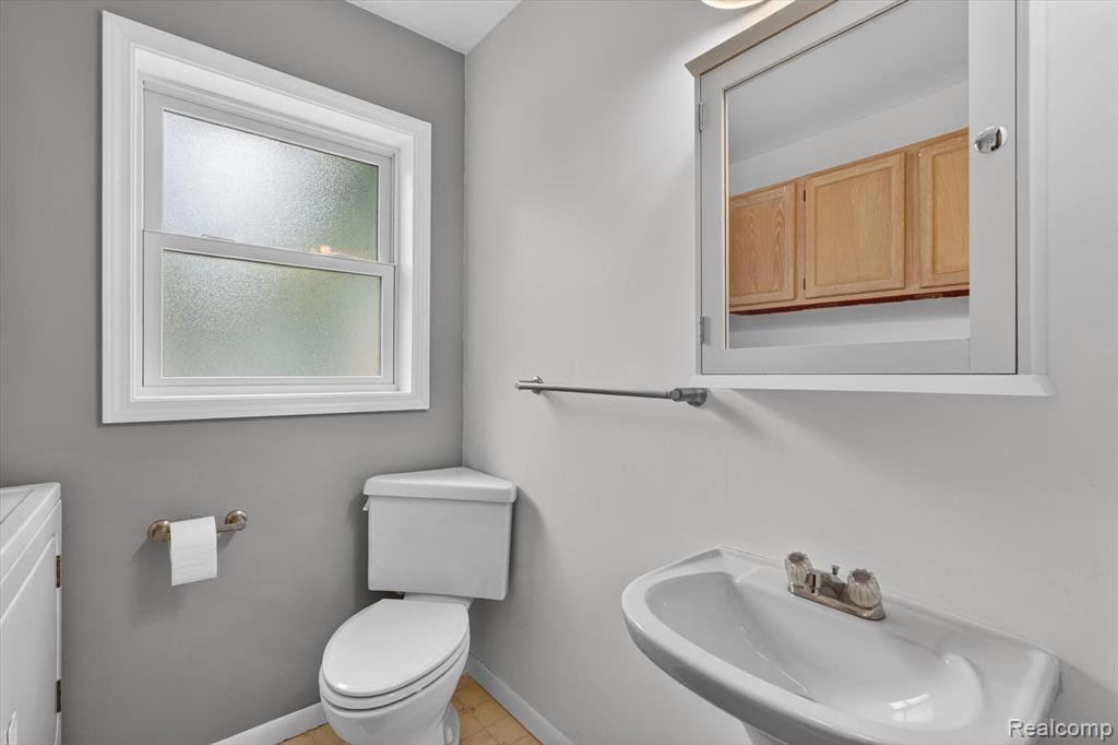 403 Pond Street, Pinckney, MI 48169 — Photo 15