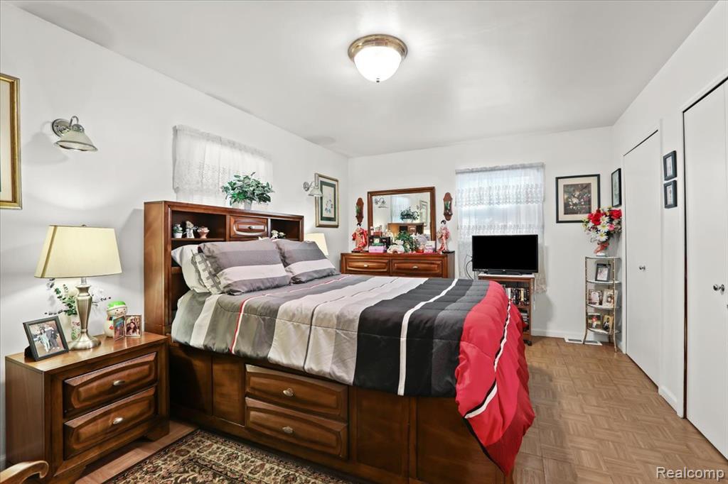 937 E Brickley Avenue, Hazel Park, MI 48030 — Photo 10