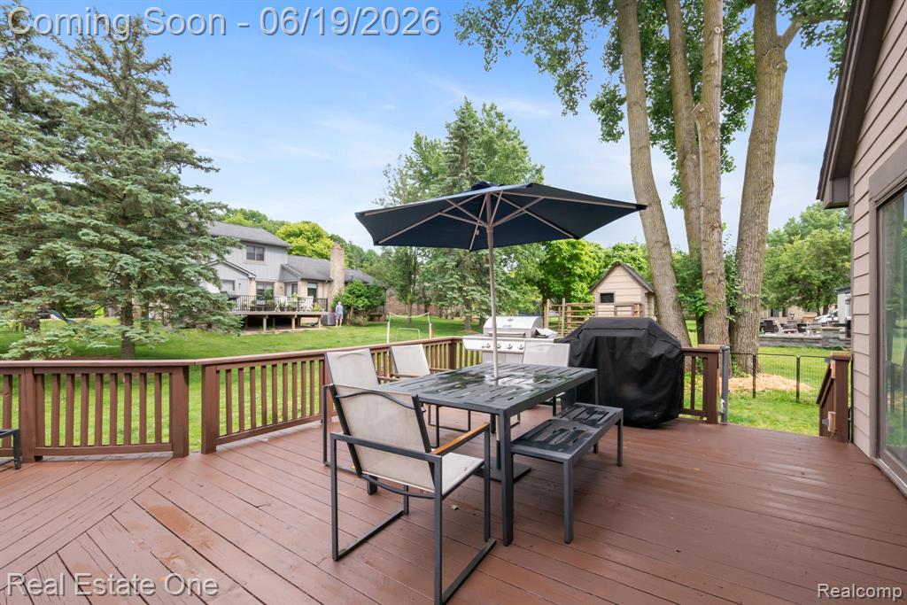 5277 Waterview Drive, West Bloomfield, MI 48323 — Photo 44
