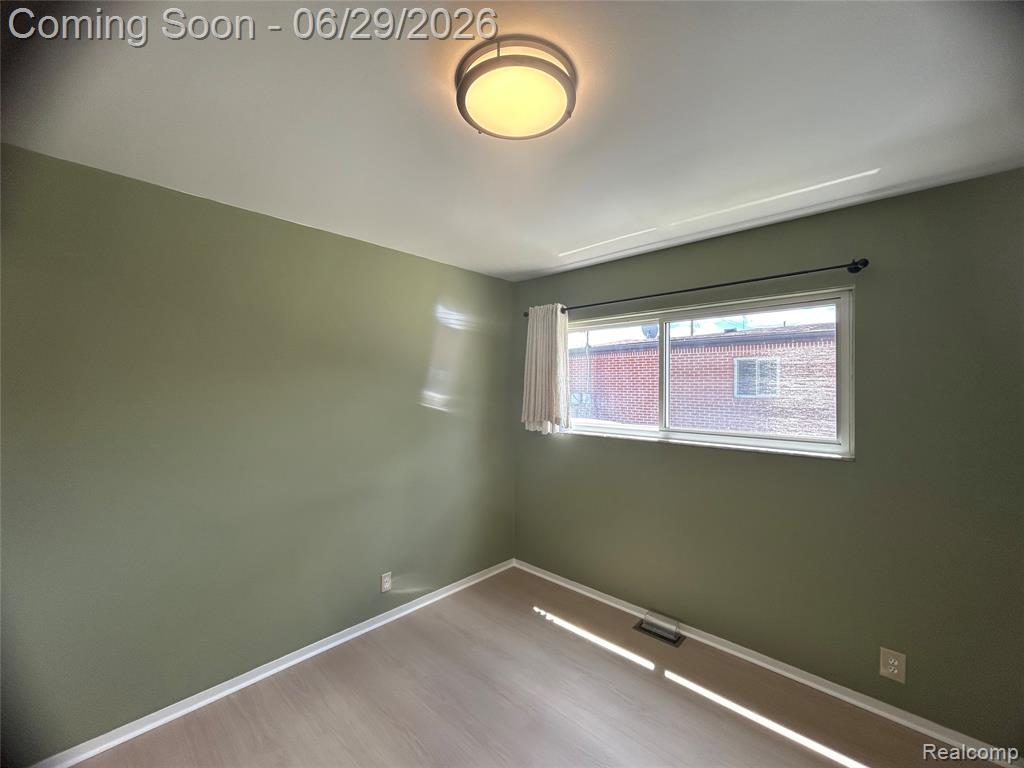 30124 Garry Avenue, Madison Heights, MI 48071 — Photo 9