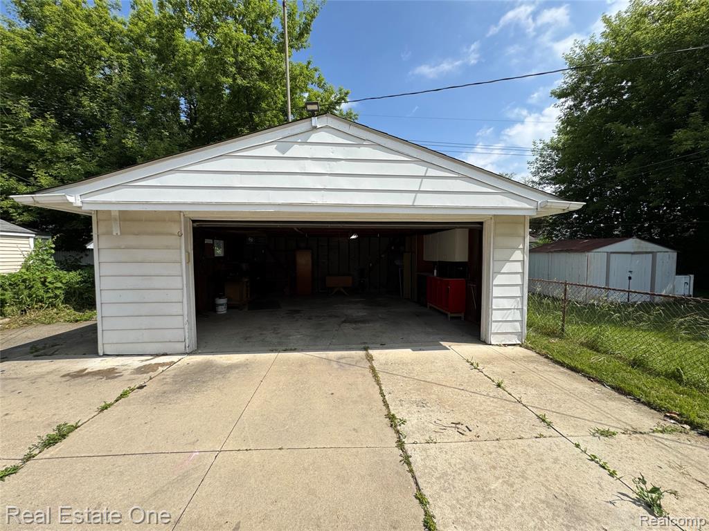 7035 Hudson Avenue, Warren, MI 48091 — Photo 18