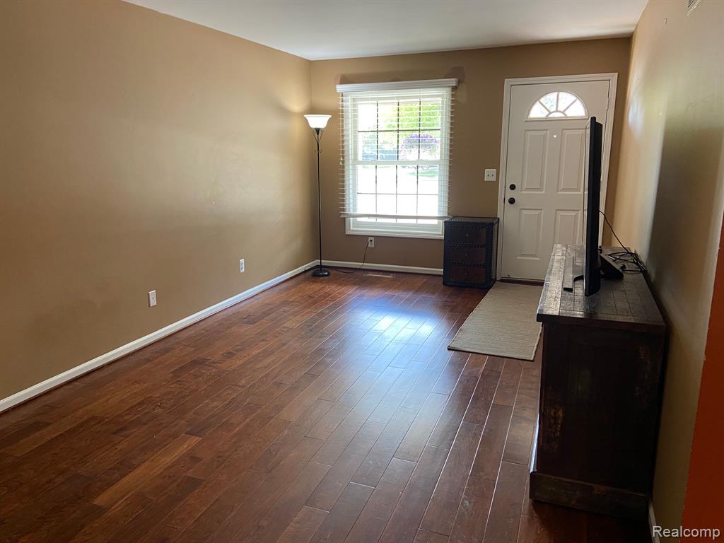 112 MAPLEGROVE Drive, Clawson, MI — Photo 11