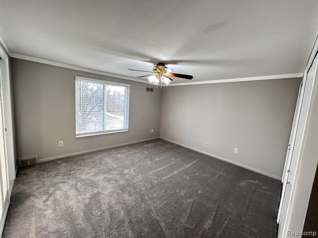 898 Portsmouth Drive, Troy, MI 48084 — Photo 19