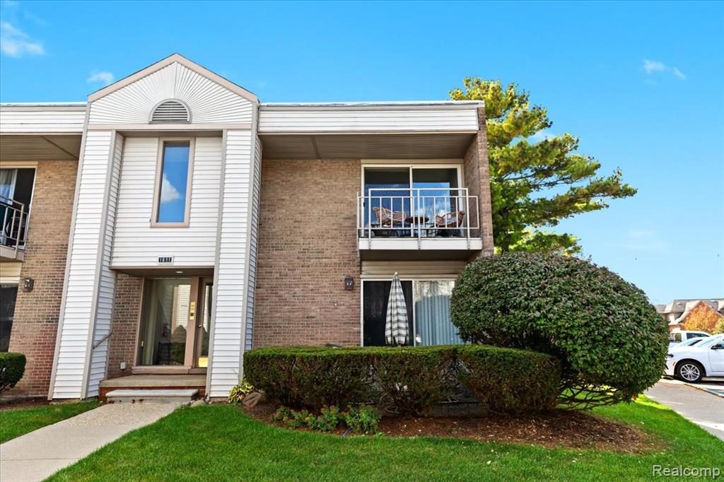 1611 Cass Lake Road, D, Keego Harbor, MI 48320 — Photo 22