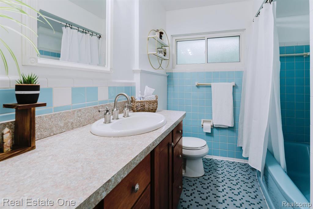 52471 Ihla Street, Shelby Twp, MI 48316 — Photo 19