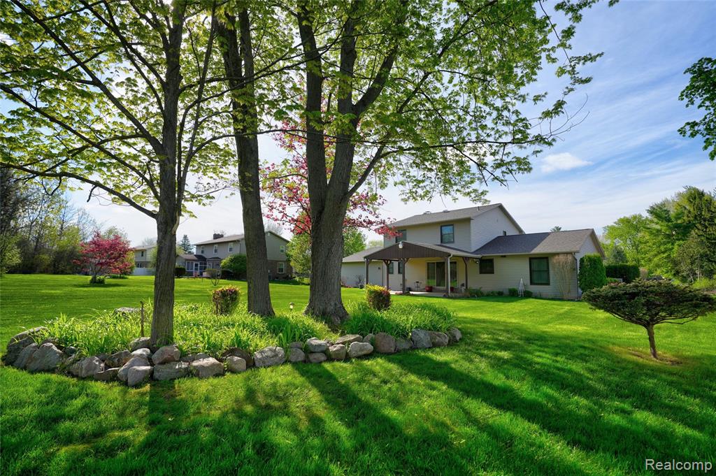 6338 Covered Wagons Trail, Flint, MI 48532 — Photo 15