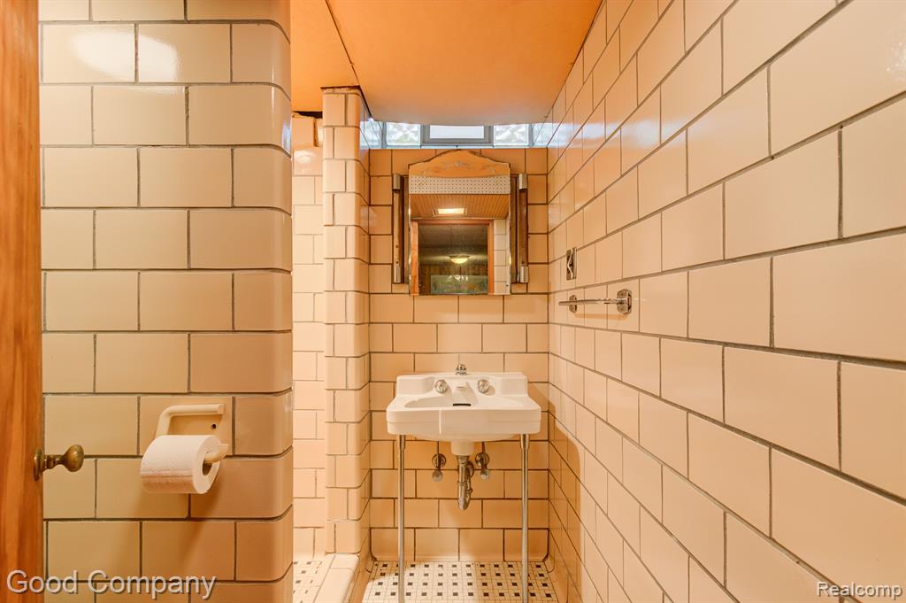 4008 PARKVIEW Drive, Royal Oak, MI 48073 — Photo 41