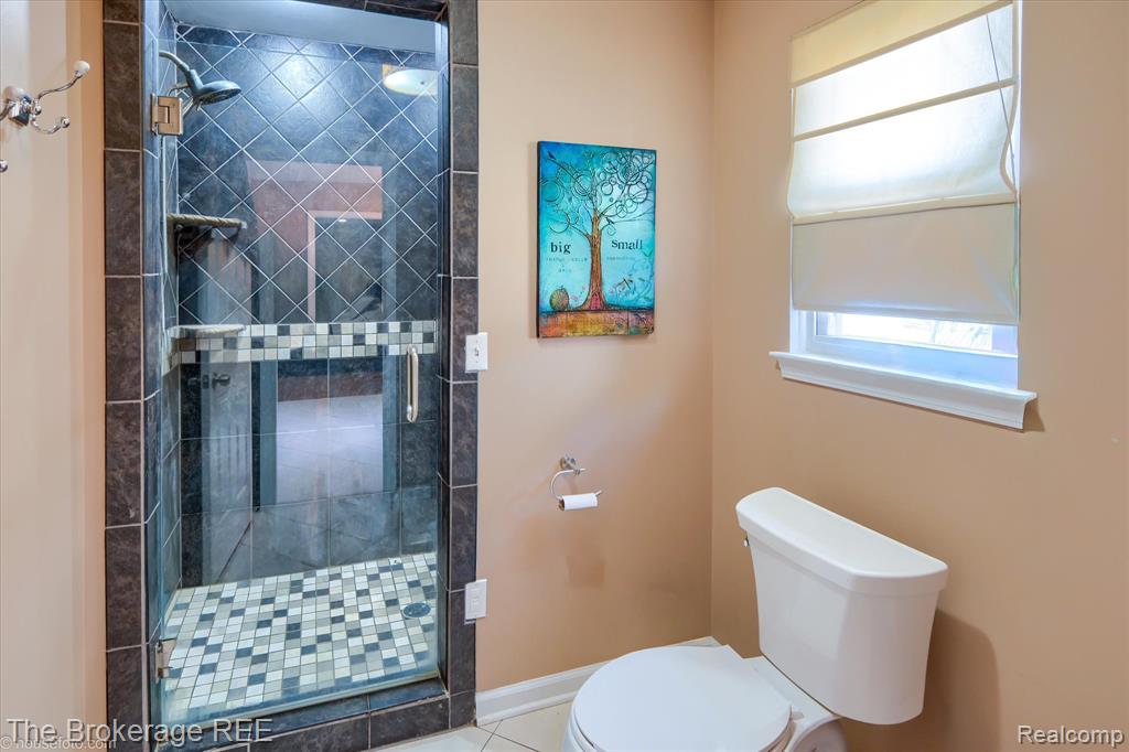 5239 Farmridge Lane, Grand Blanc, MI 48439 — Photo 43