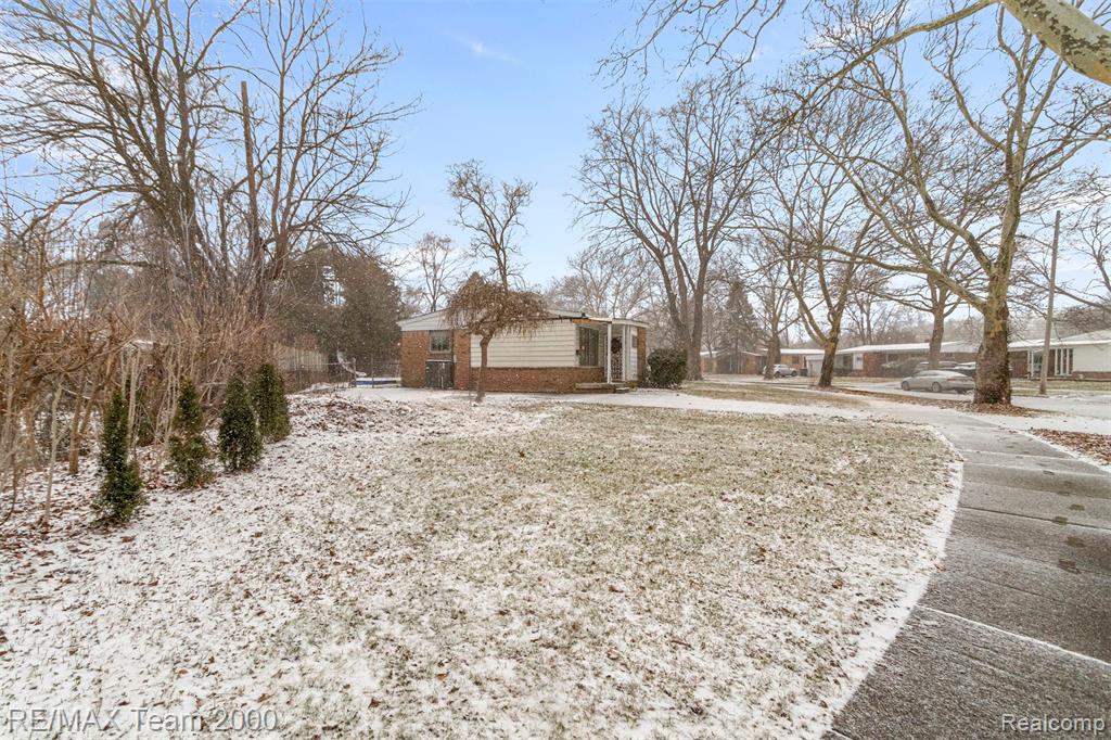 15211 Joan Street, Oak Park, MI 48237 — Photo 4