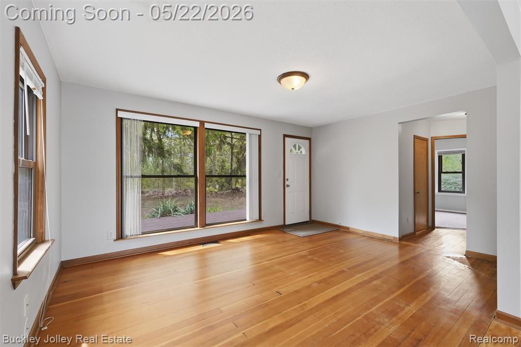 9255 Evergreen Road, Brighton, MI 48116 — Photo 7