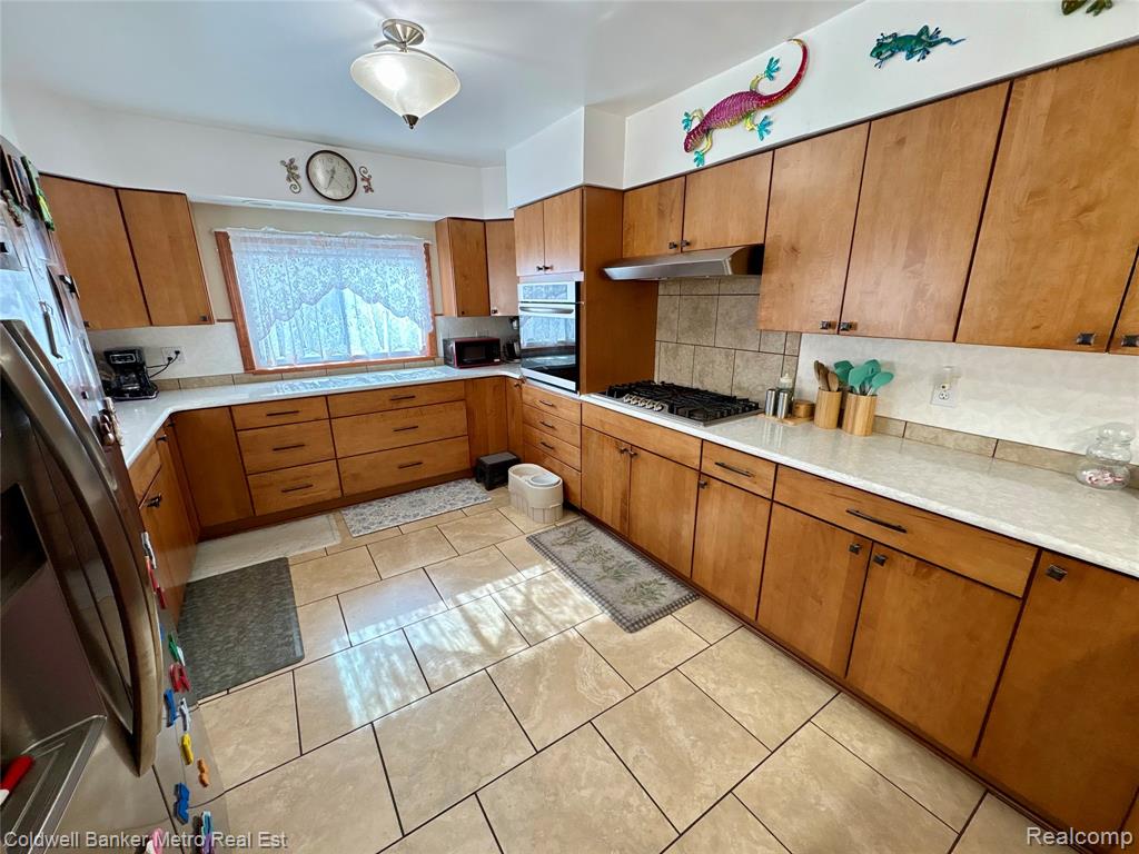 4092 Woodstock Road, Waterford, MI 48328 — Photo 58