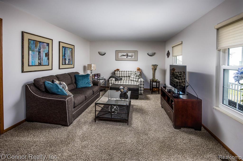 748 ALEXANDRIA Street, Marysville, MI 48040 — Photo 5