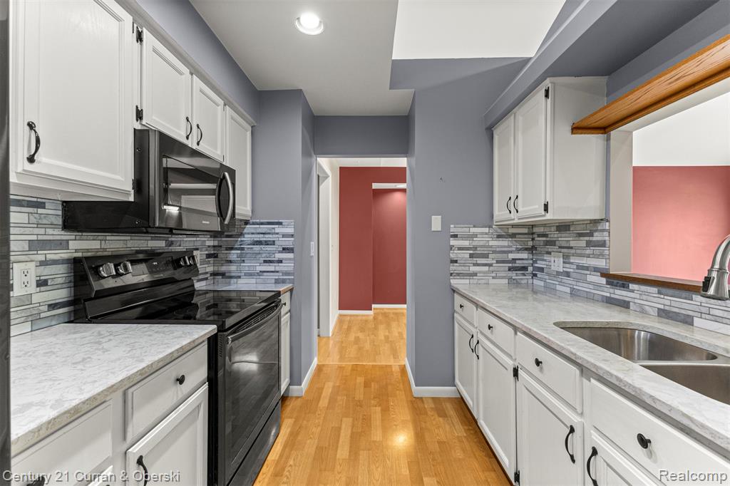 9377 Lamont Street, Livonia, MI 48150 — Photo 19