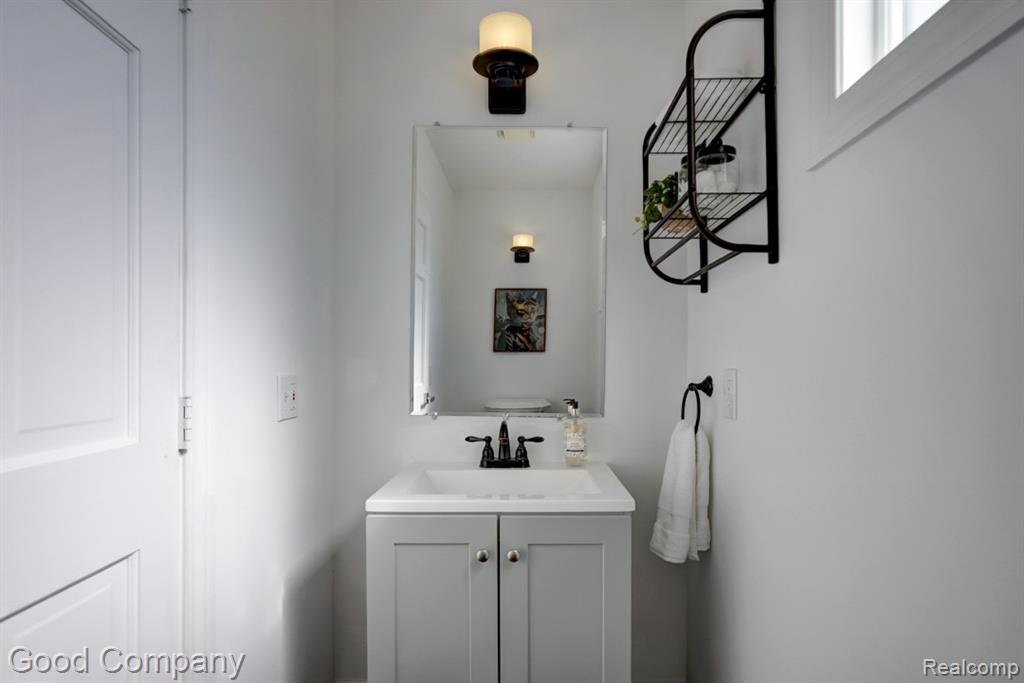 713 S Pleasant Street, Royal Oak, MI 48067 — Photo 22