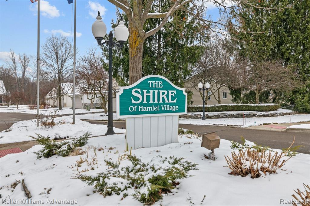 2527 PINE Drive, Wixom, MI 48393 — Photo 35