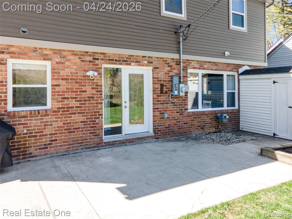 1963 Beverly Street, Sylvan Lake, MI 48320 — Photo 8