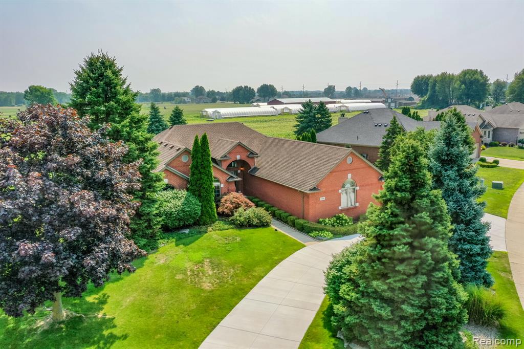 51384 Indian Pointe Drive, Macomb, MI 48042 — Photo 7
