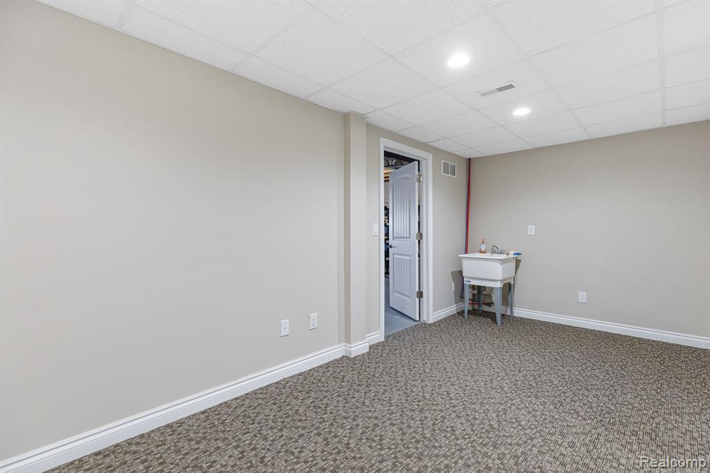 3995 ASHDALE Way, Clarkston, MI 48348 — Photo 39
