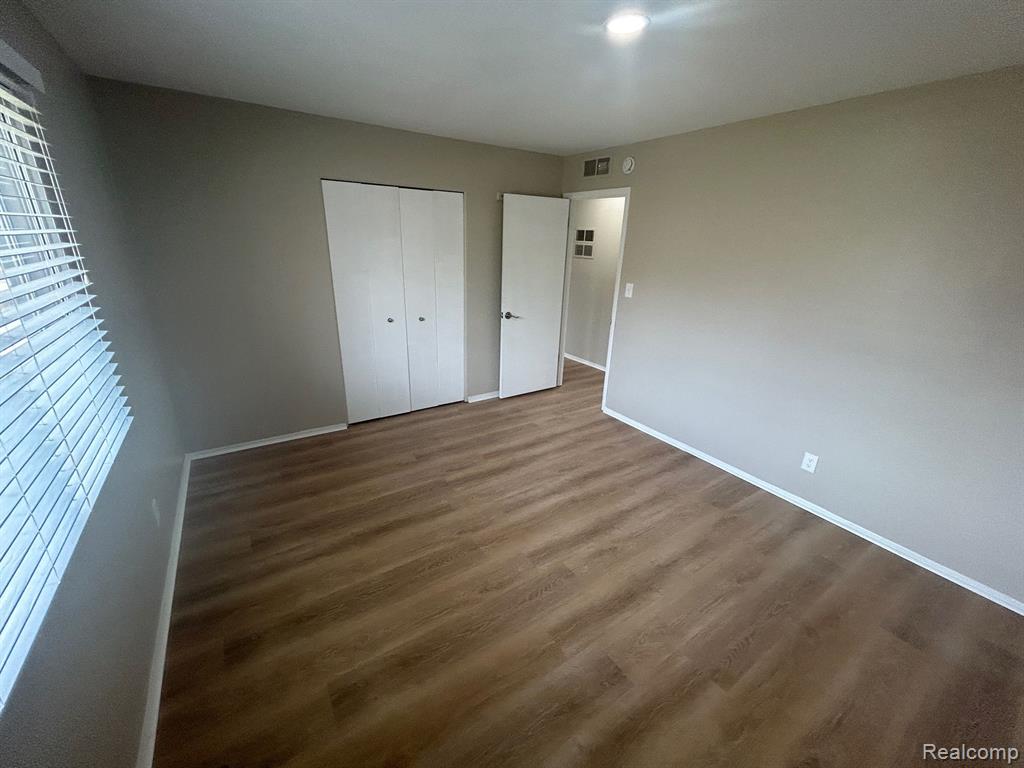 5262 VAN WINKLE Street, Brighton, MI 48116 — Photo 12