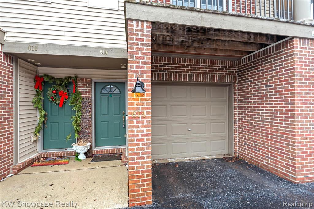 614 Napa Valley Drive, 11, Milford, MI 48381 — Photo 3