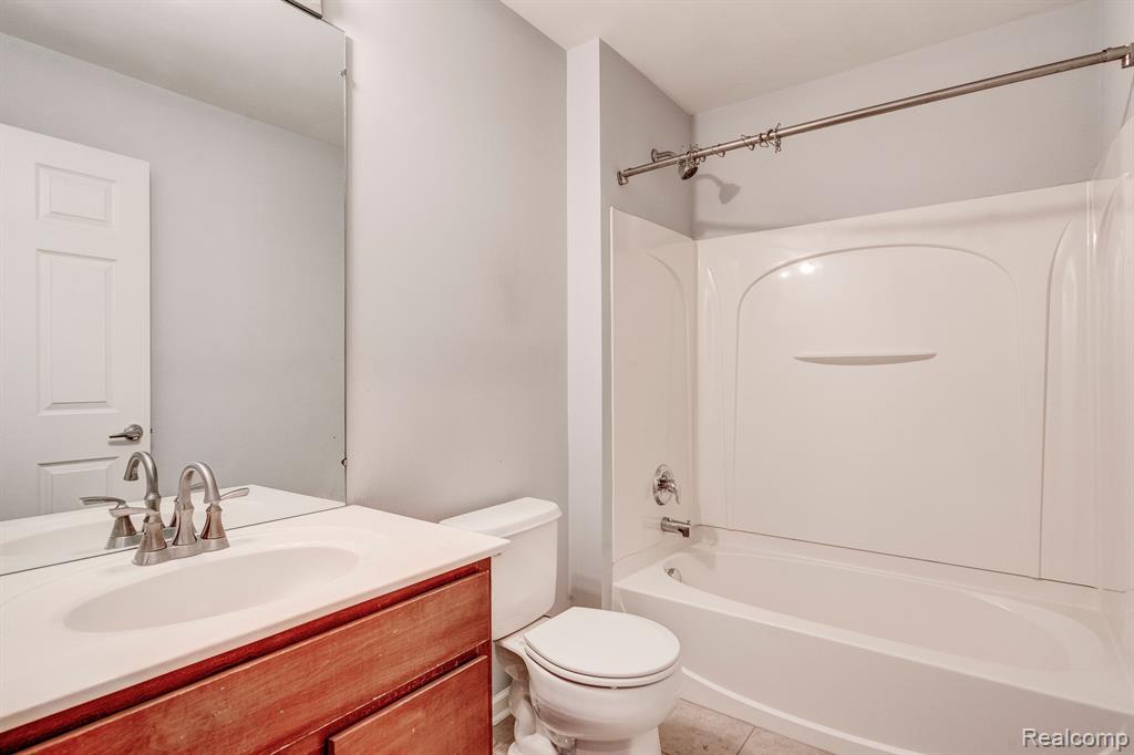 49677 COURTYARD Lane, Canton, MI 48188 — Photo 43