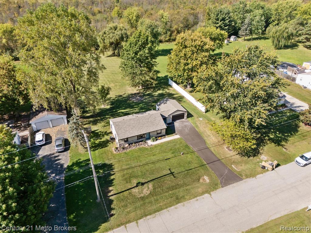 4379 Tillie Drive, Flint, MI 48504 — Photo 30