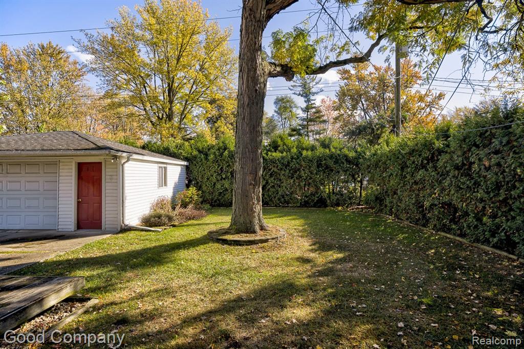 31160 E Rutland Street, Beverly Hills, MI 48025 — Photo 37
