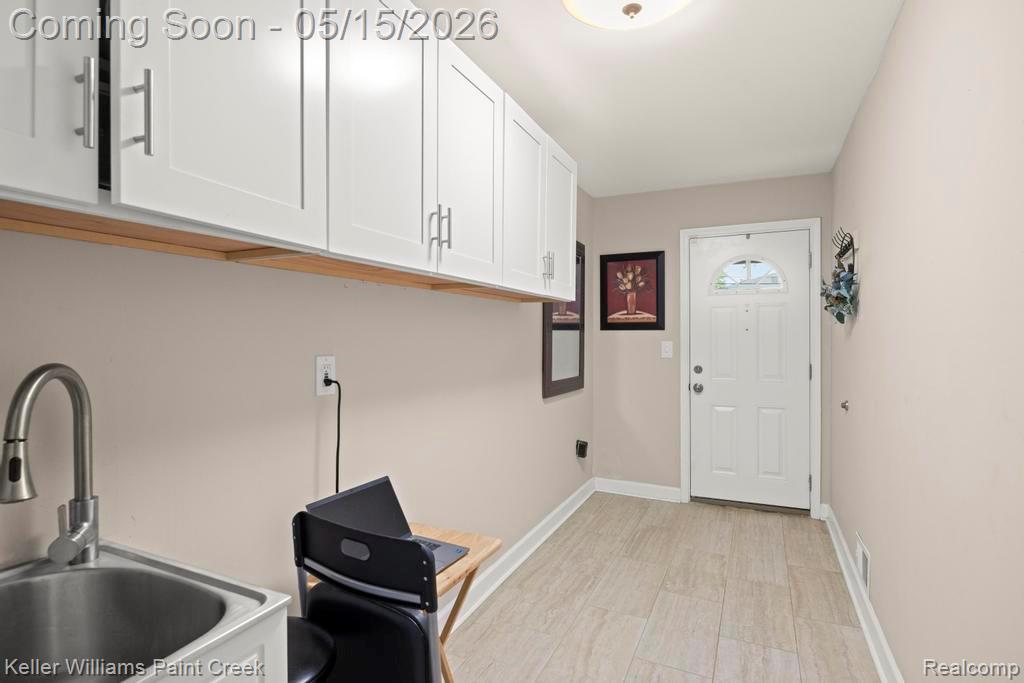 1195 Ashley Drive, Troy, MI 48085 — Photo 18