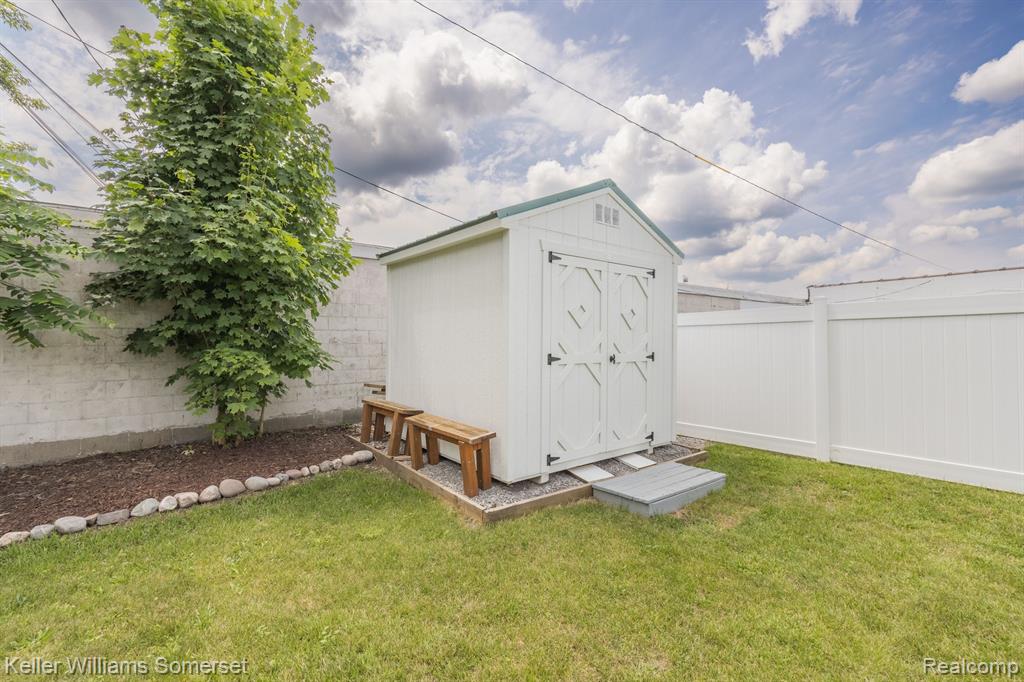 104 S 5TH Street, Roscommon, MI 48653 — Photo 24