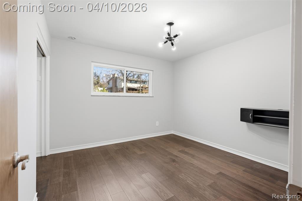 34164 Alta Loma Drive, Farmington, MI 48335 — Photo 17