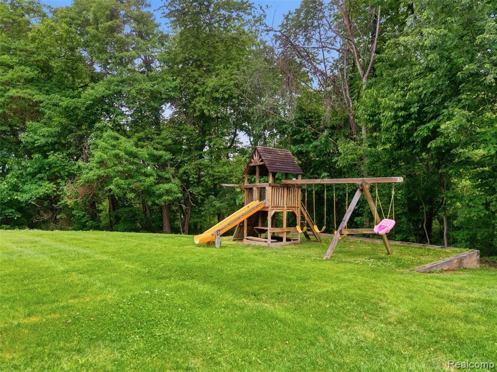 5454 Creekmonte Drive, Rochester, MI 48306 — Photo 55