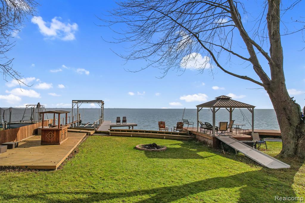 49328 Bayshore Drive, Chesterfield, MI 48047 — Photo 26