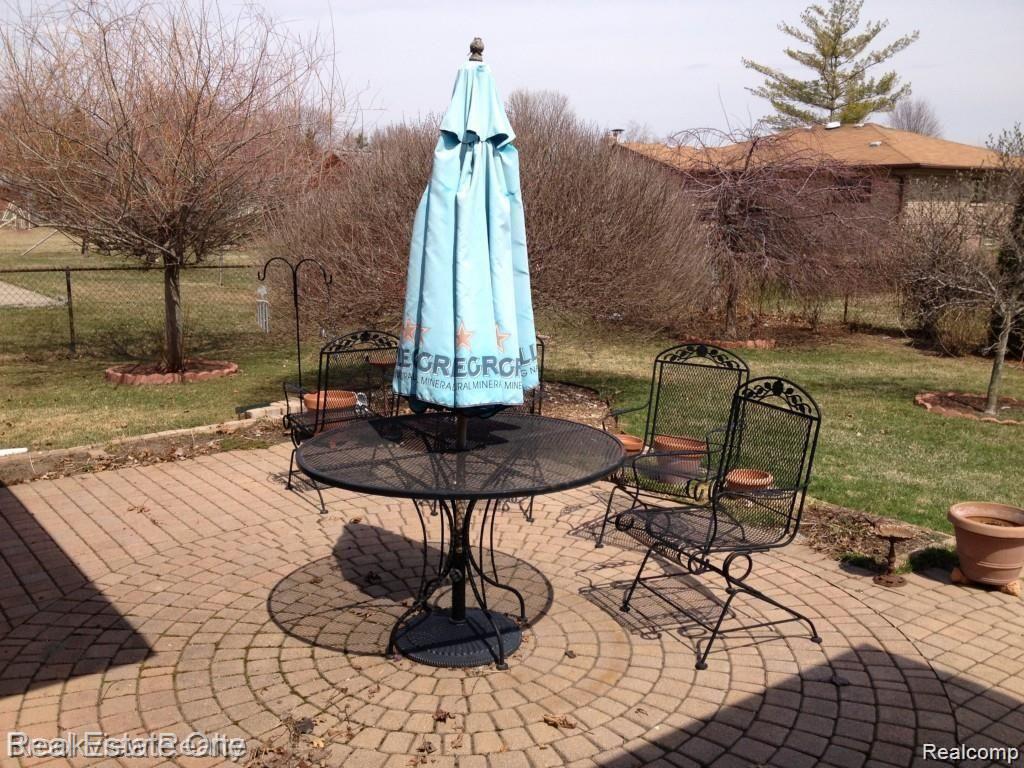 41416 N SPICEMILL Drive E, Sterling Heights, MI 48314 — Photo 18