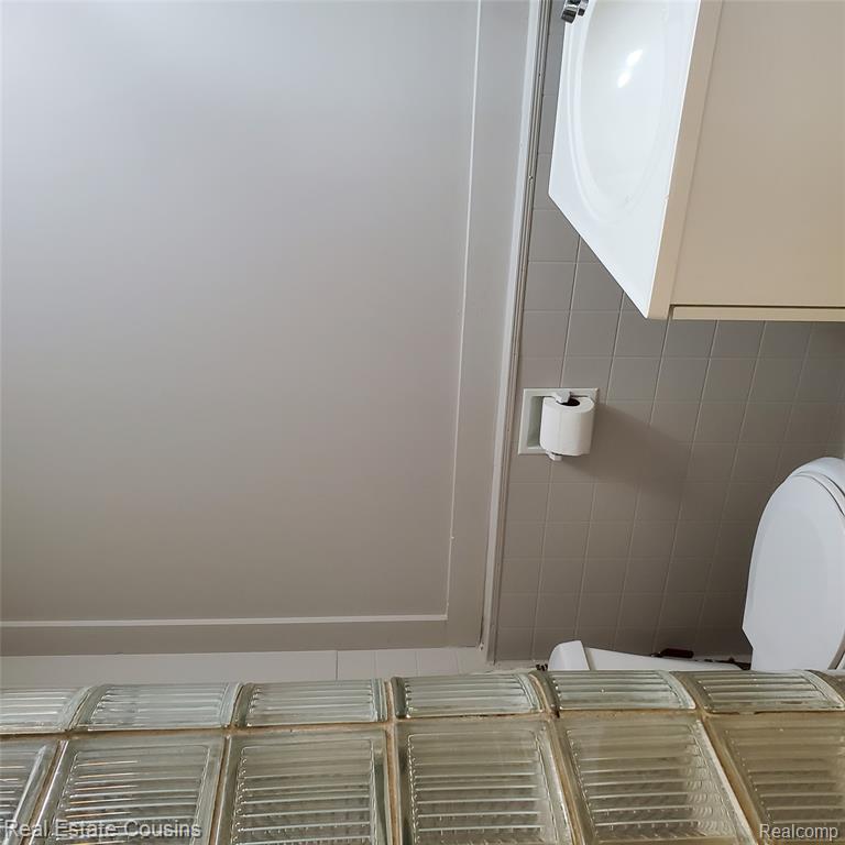 4235 Fenton Road S, Burton, MI 48529 — Photo 16
