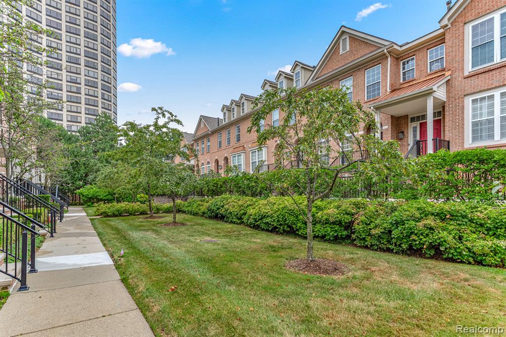 20110 Rodeo Court, Southfield, MI 48075 — Photo 28
