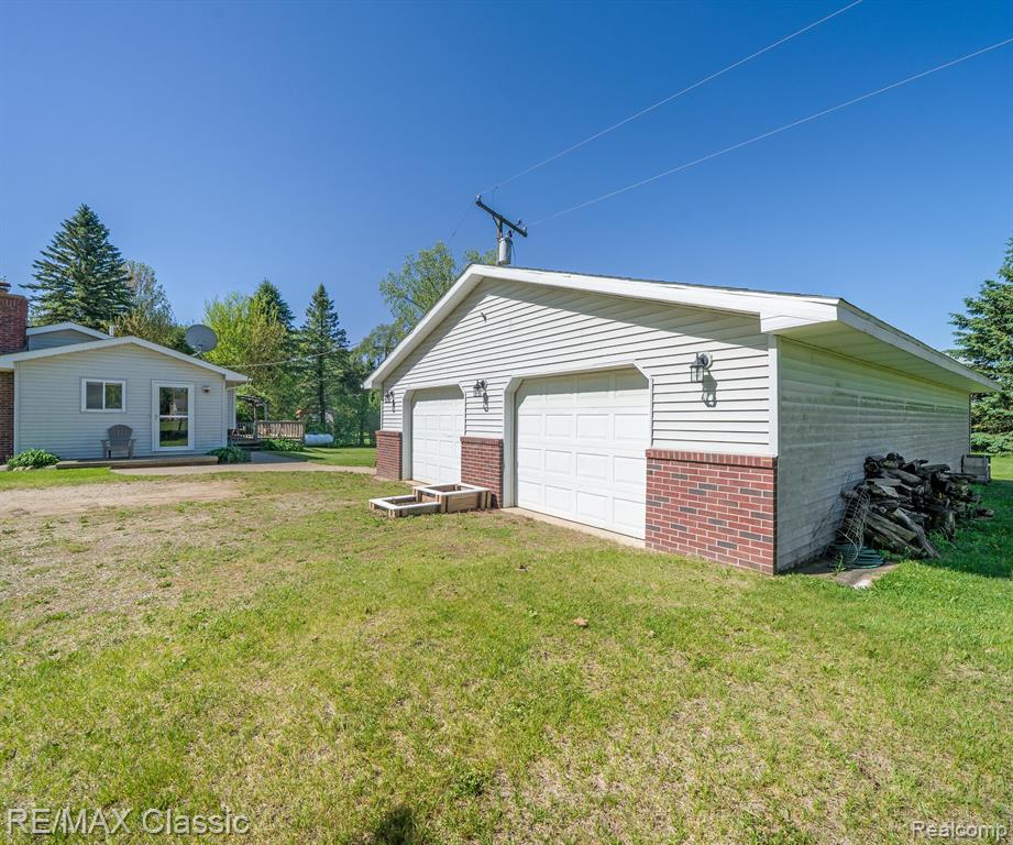 11589 OWOSSO Road, Fowlerville, MI 48836 — Photo 9