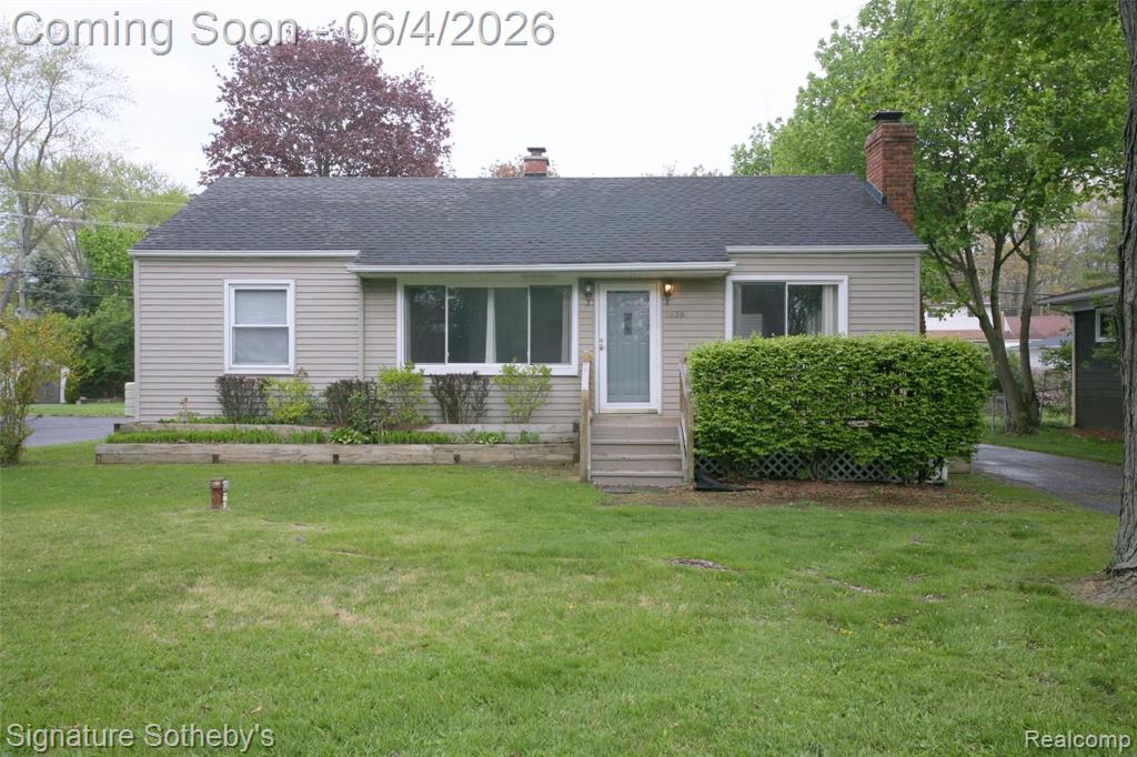 6038 S Main Street, Clarkston, MI — front exterior