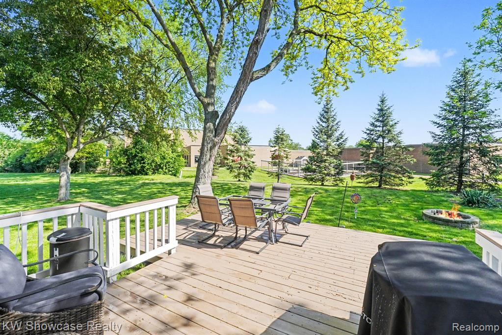 40652 Village Wood Road, Novi, MI — Photo 24