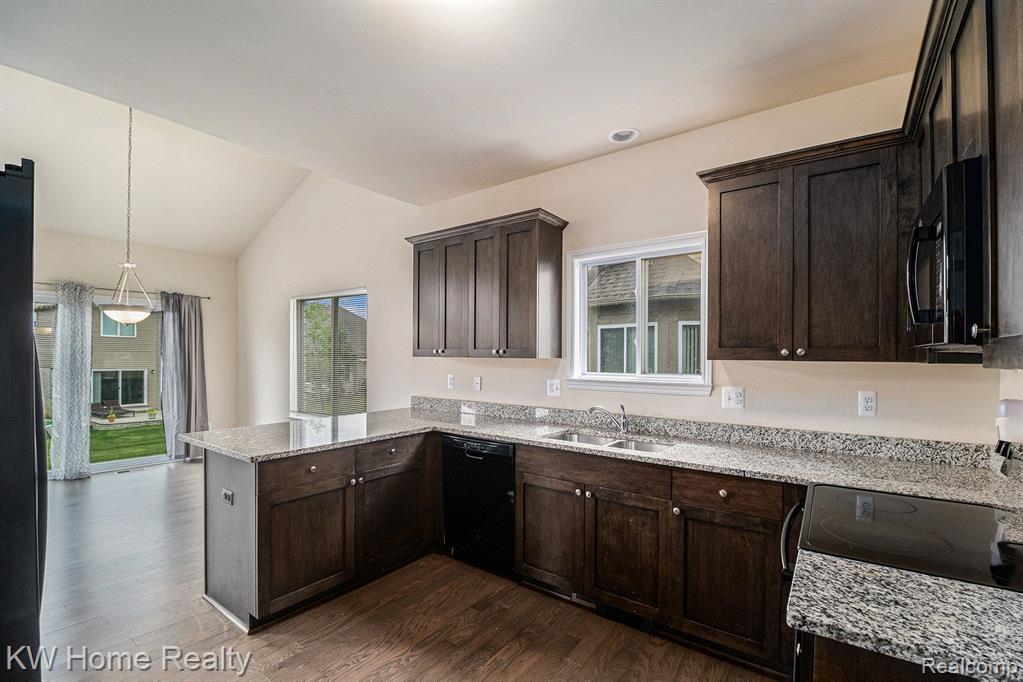 5193 Hawkseye Trace, Warren, MI 48092 — Photo 16