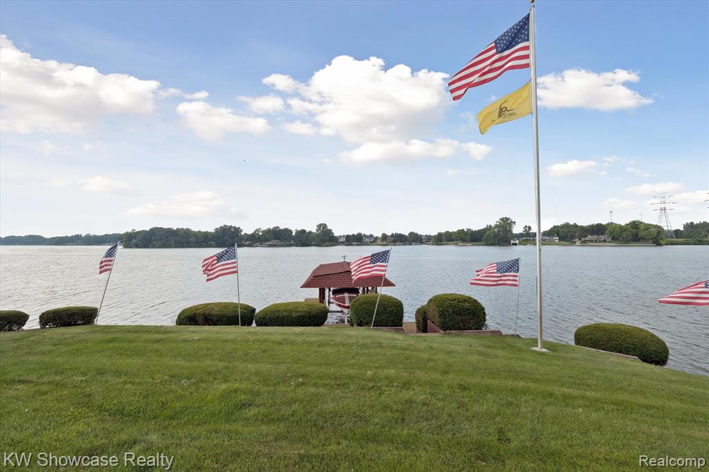 42494 E Huron River Drive, Belleville, MI 48111 — Photo 41