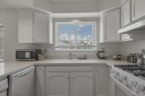 32007 Claeys Drive, Warren, MI 48093 — Photo 17