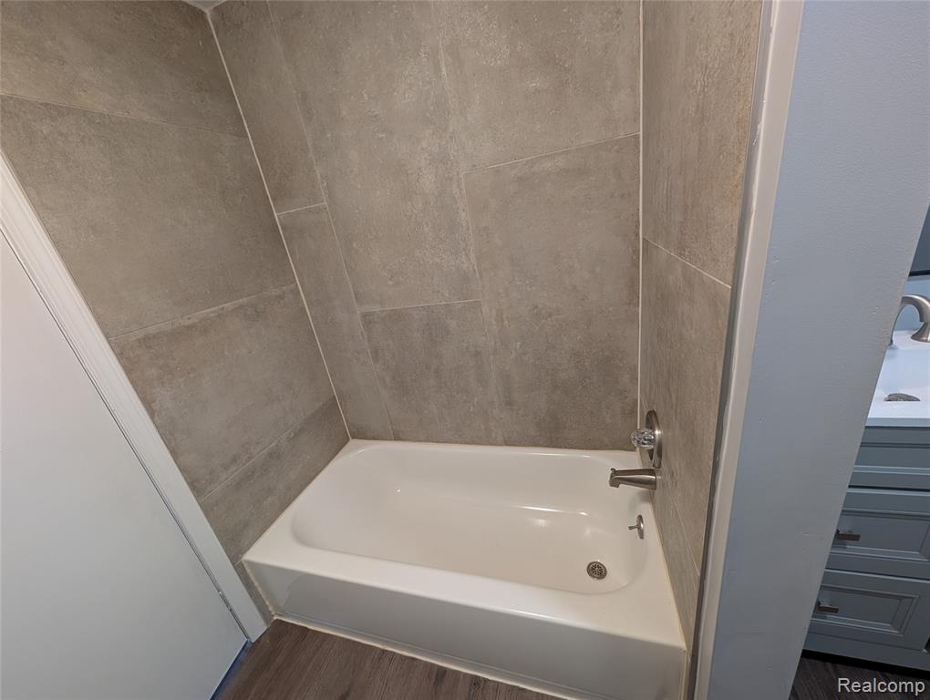 26241 Weigel Road, New Boston, MI 48164 — Photo 16