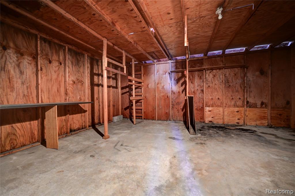 43047 Avon Court, Sterling Heights, MI 48313 — Photo 39